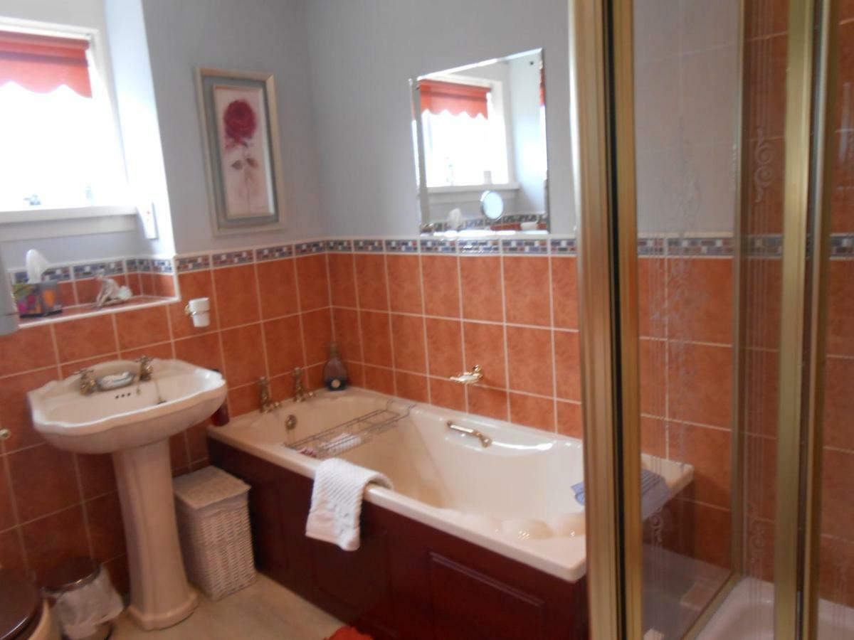 Rose Villa Bed And Breakfast Форфар Экстерьер фото