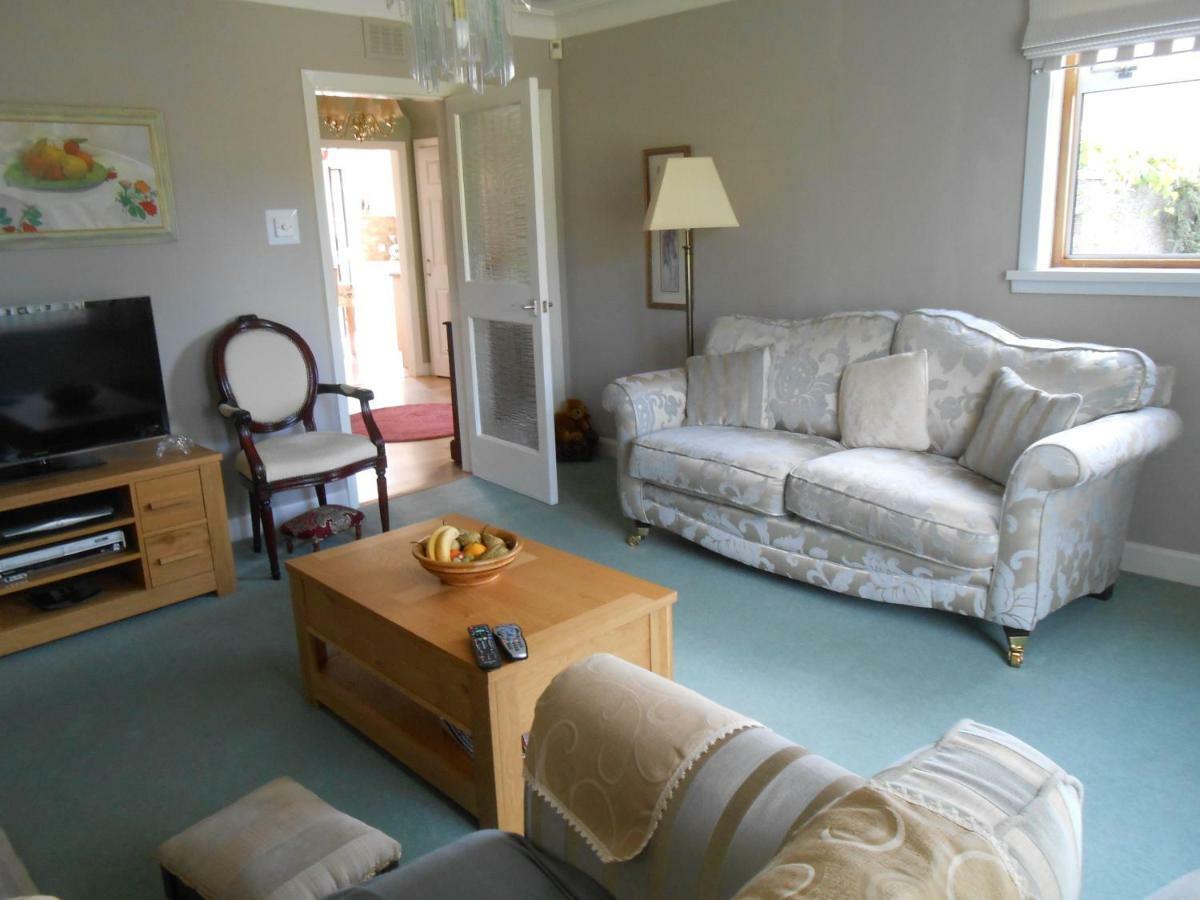 Rose Villa Bed And Breakfast Форфар Экстерьер фото