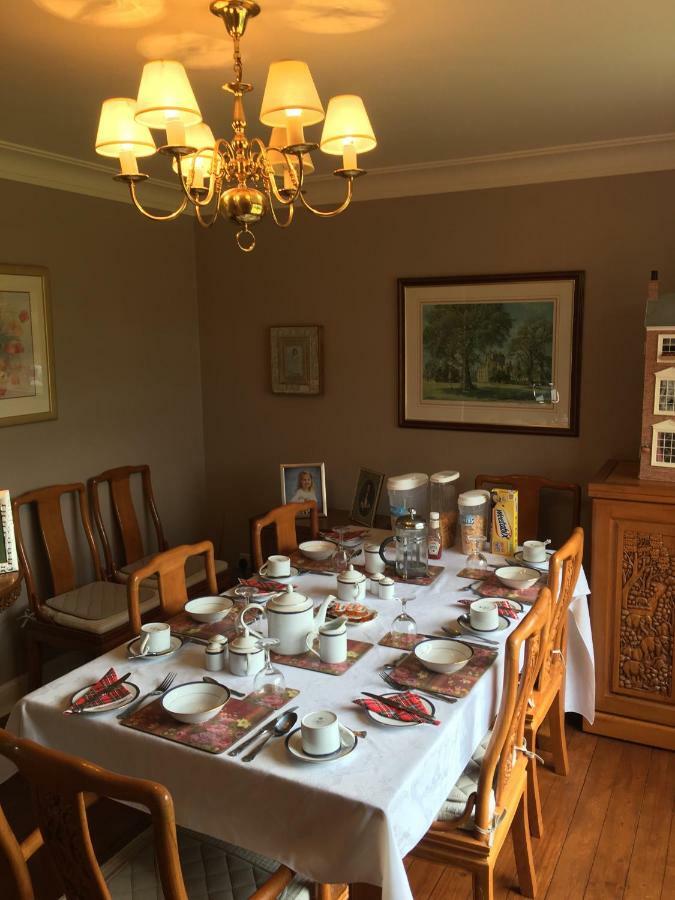 Rose Villa Bed And Breakfast Форфар Экстерьер фото