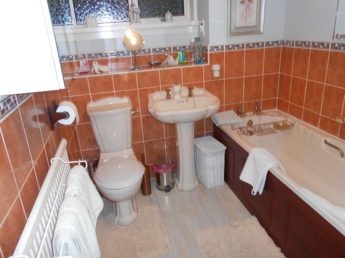 Rose Villa Bed And Breakfast Форфар Экстерьер фото